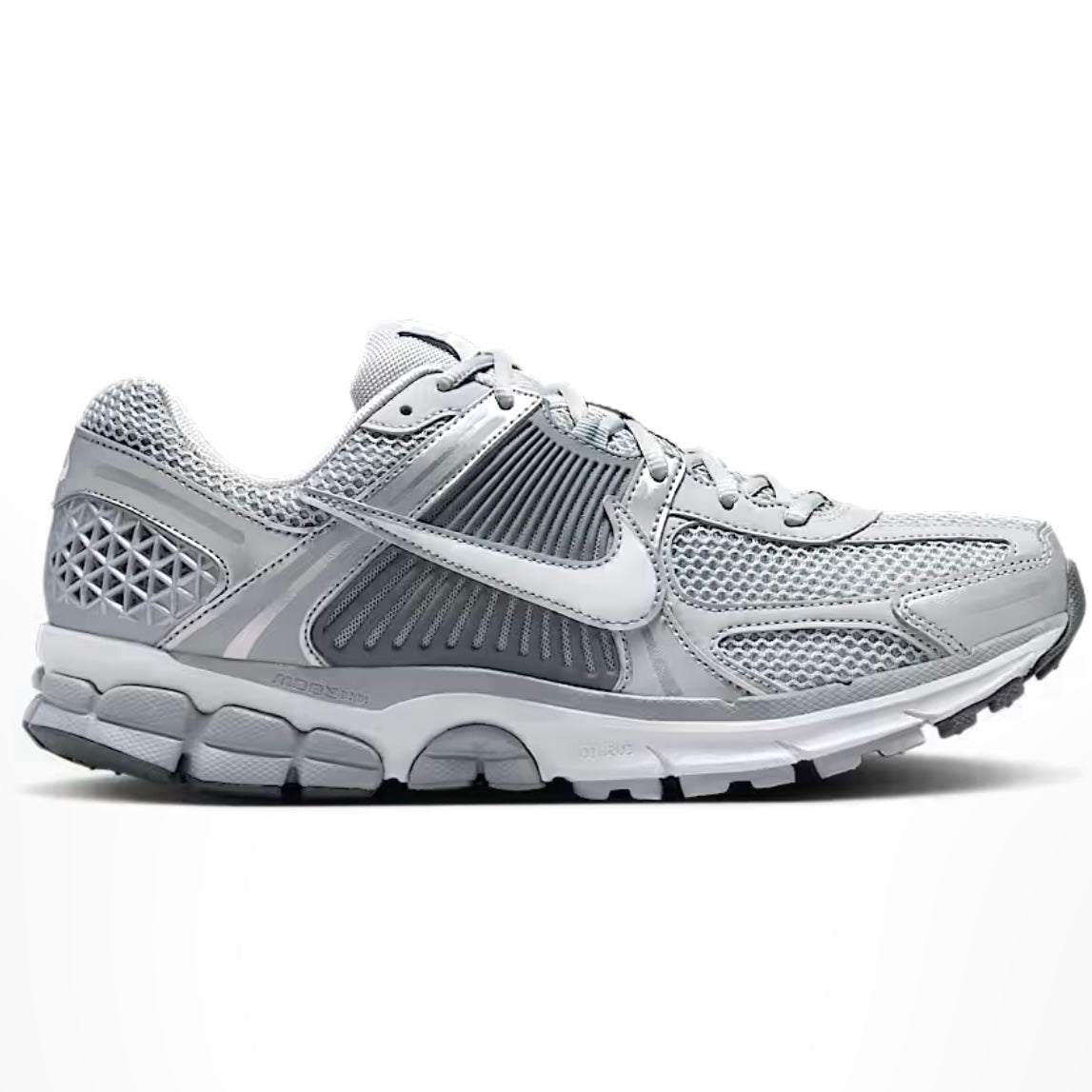 Nike Zoom Vomero 5 with fluffy laces