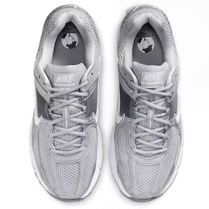 Nike Zoom Vomero 5 with fluffy laces