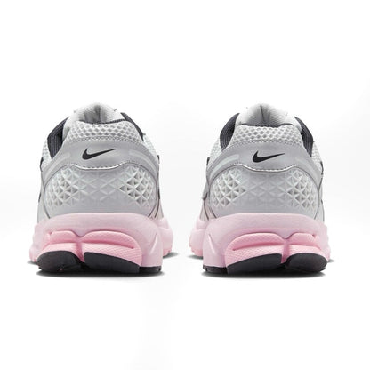 Nike Zoom Vomero 5 with fluffy laces
