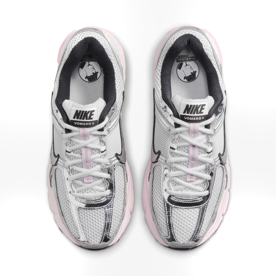 Nike Zoom Vomero 5 with fluffy laces