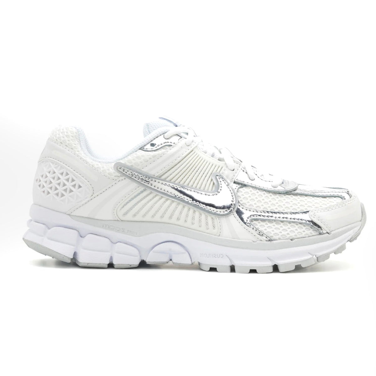 Nike Zoom Vomero 5 with fluffy laces