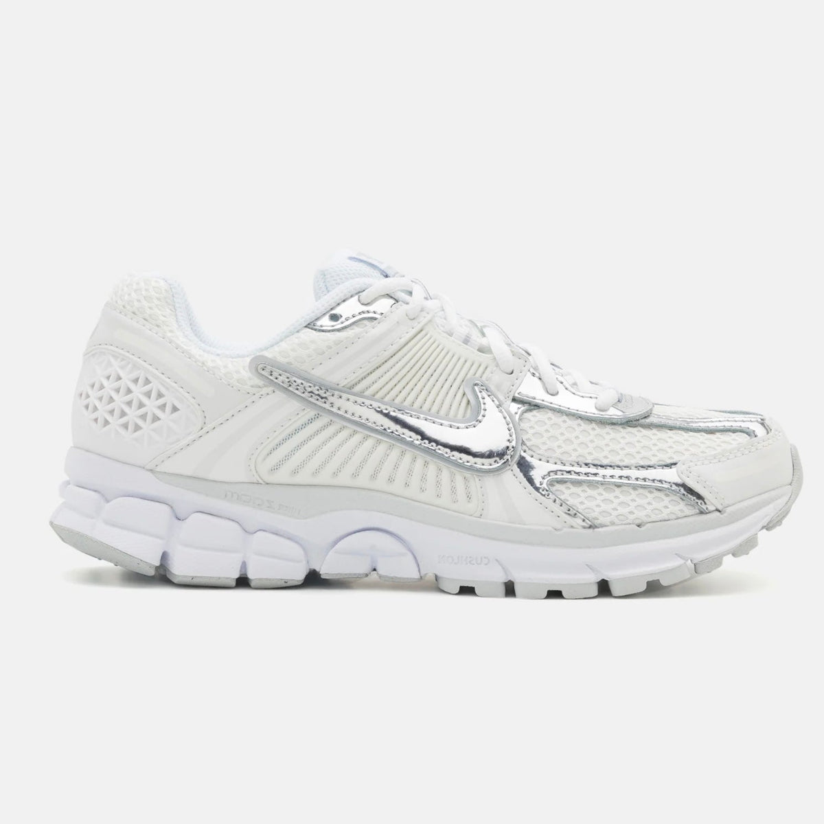 Nike Zoom Vomero 5 with fluffy laces